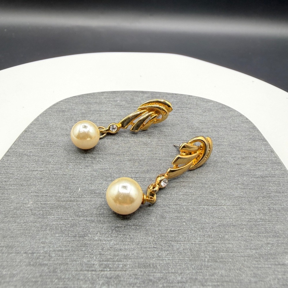 Gold Tone Faux Pearl Rhinestone Dangle Drop Pierced Earrings Elegant Statement
